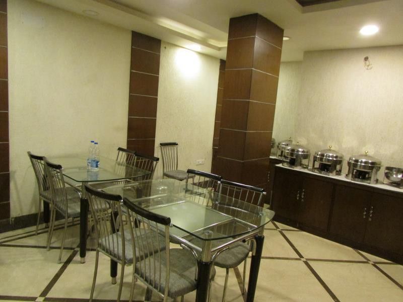 Hotel Emerald Calcutta Extérieur photo