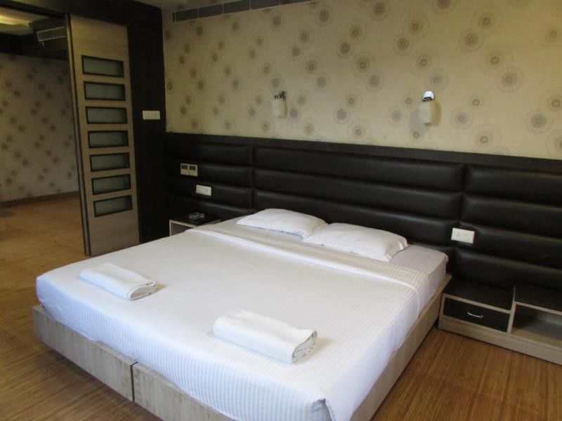 Hotel Emerald Calcutta Extérieur photo