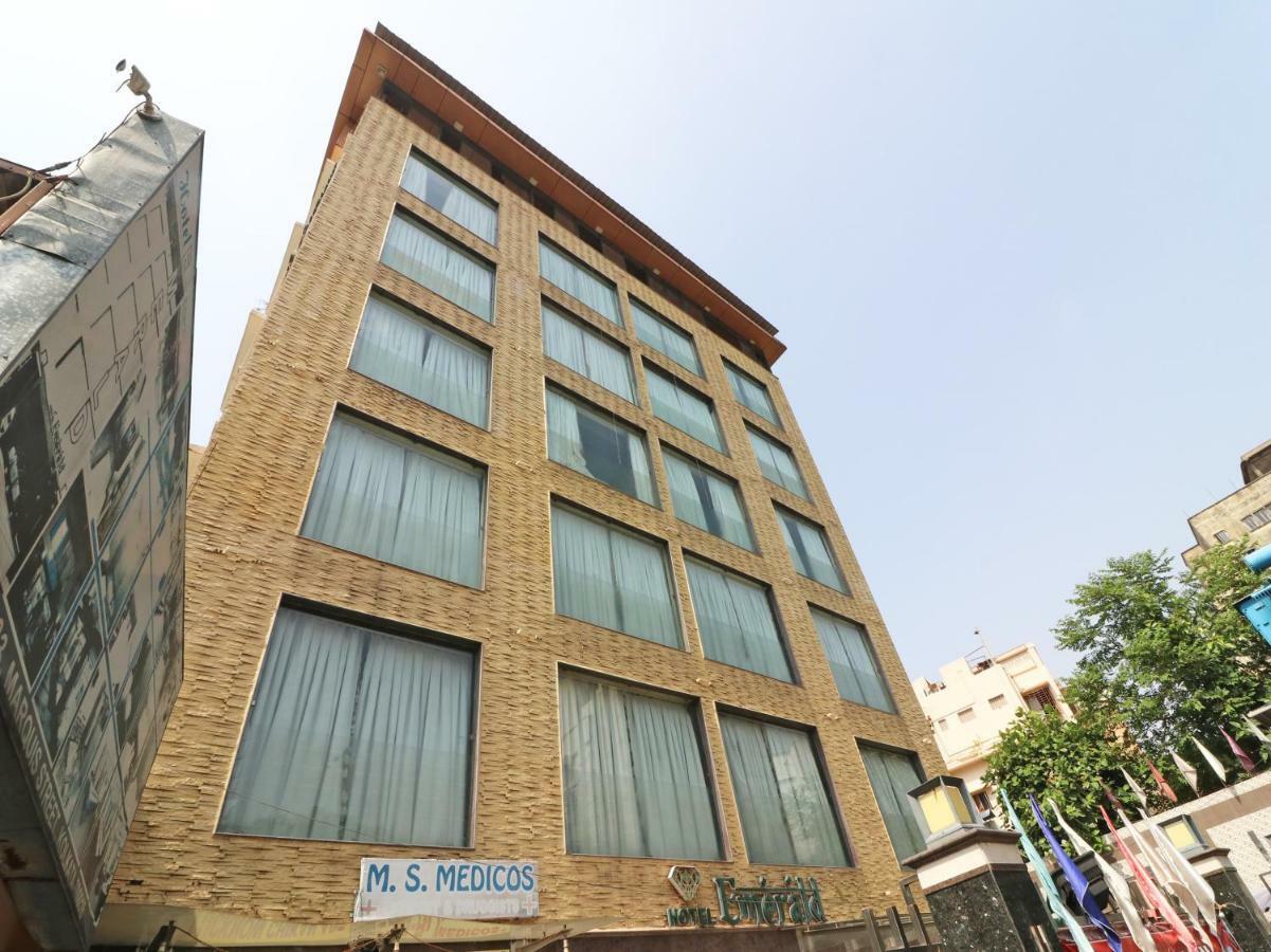 Hotel Emerald Calcutta Extérieur photo