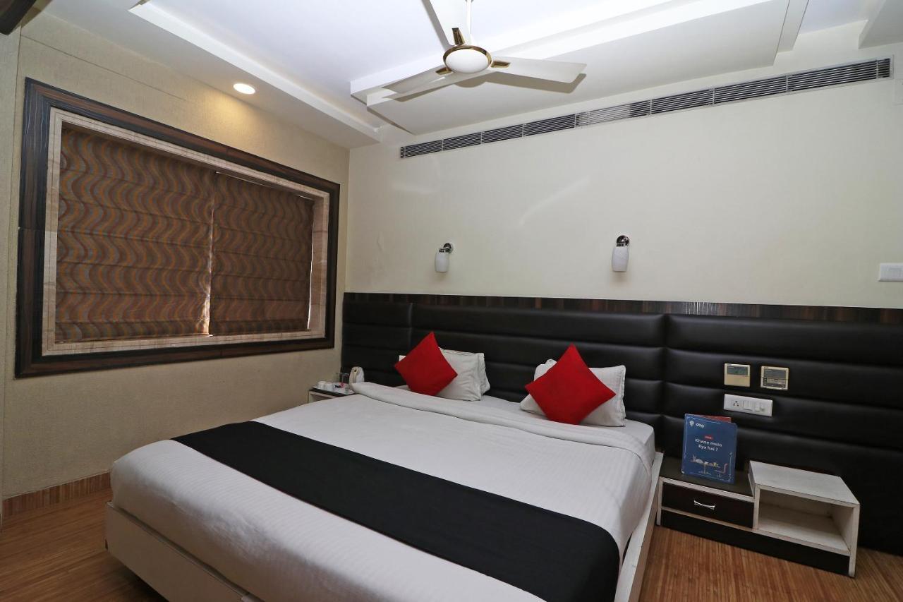 Hotel Emerald Calcutta Extérieur photo