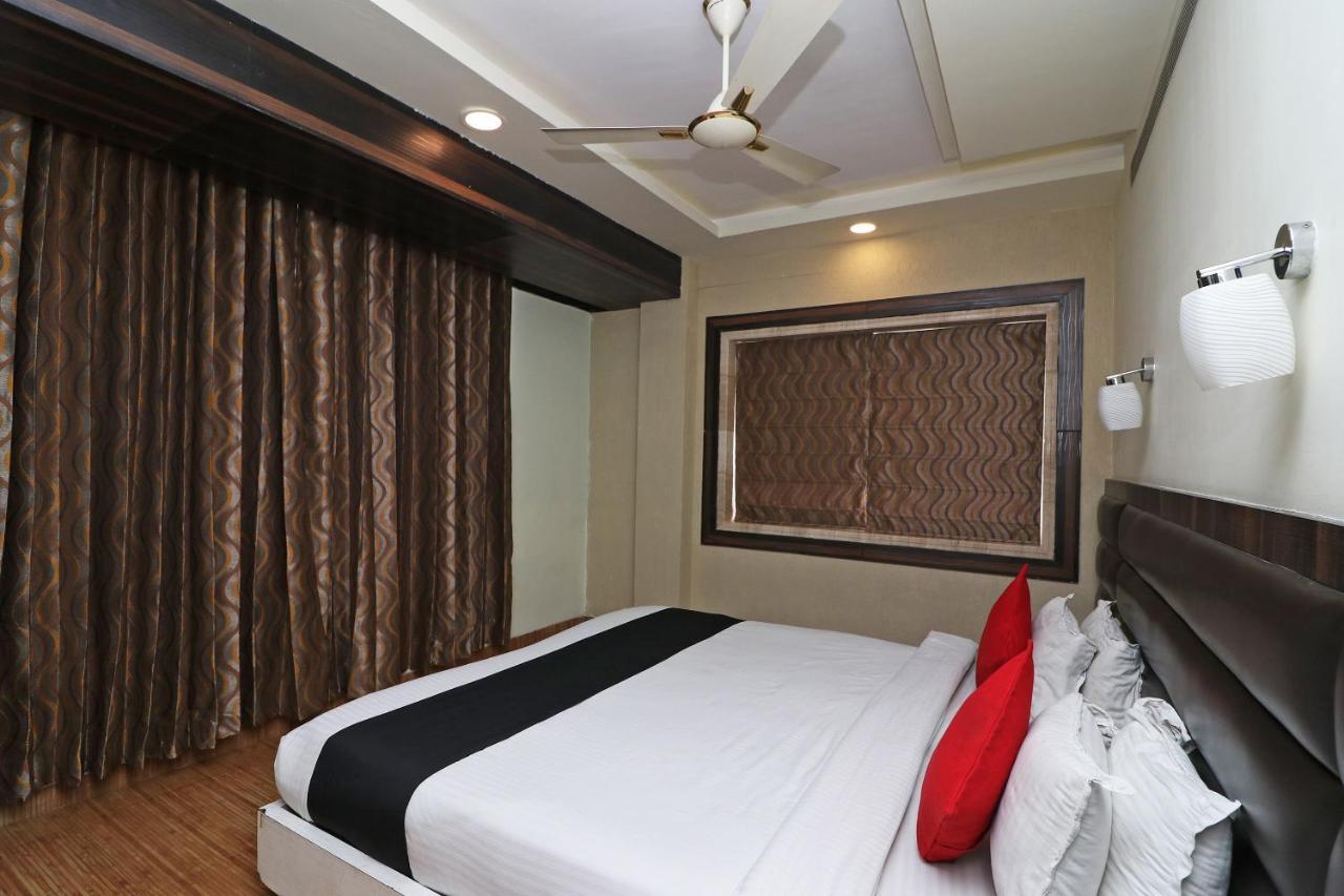 Hotel Emerald Calcutta Extérieur photo