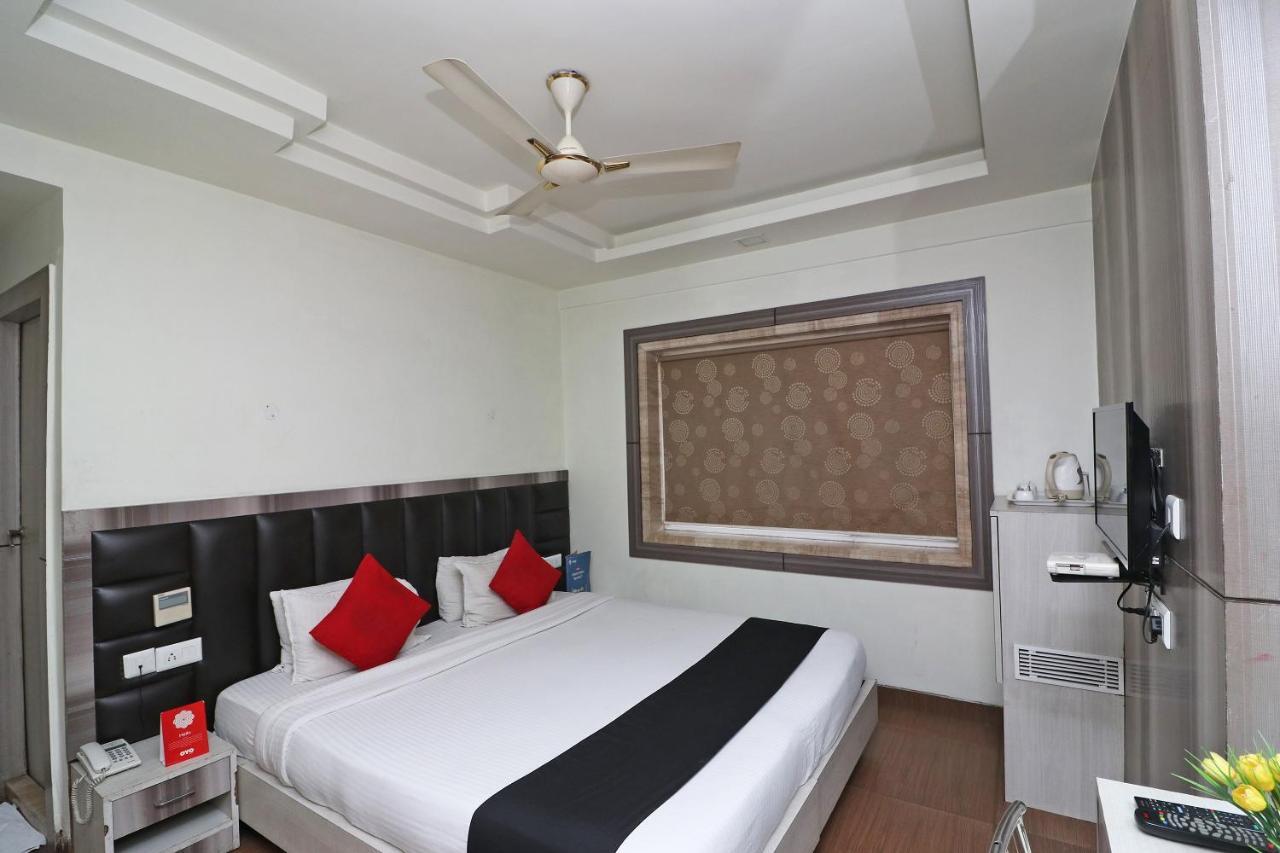 Hotel Emerald Calcutta Extérieur photo