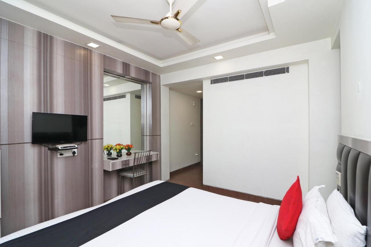 Hotel Emerald Calcutta Extérieur photo