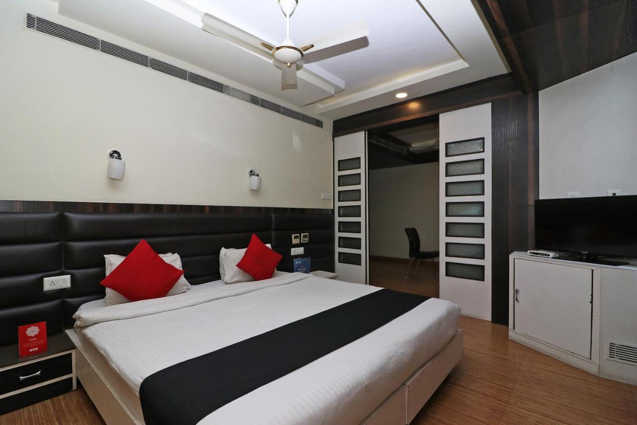 Hotel Emerald Calcutta Extérieur photo