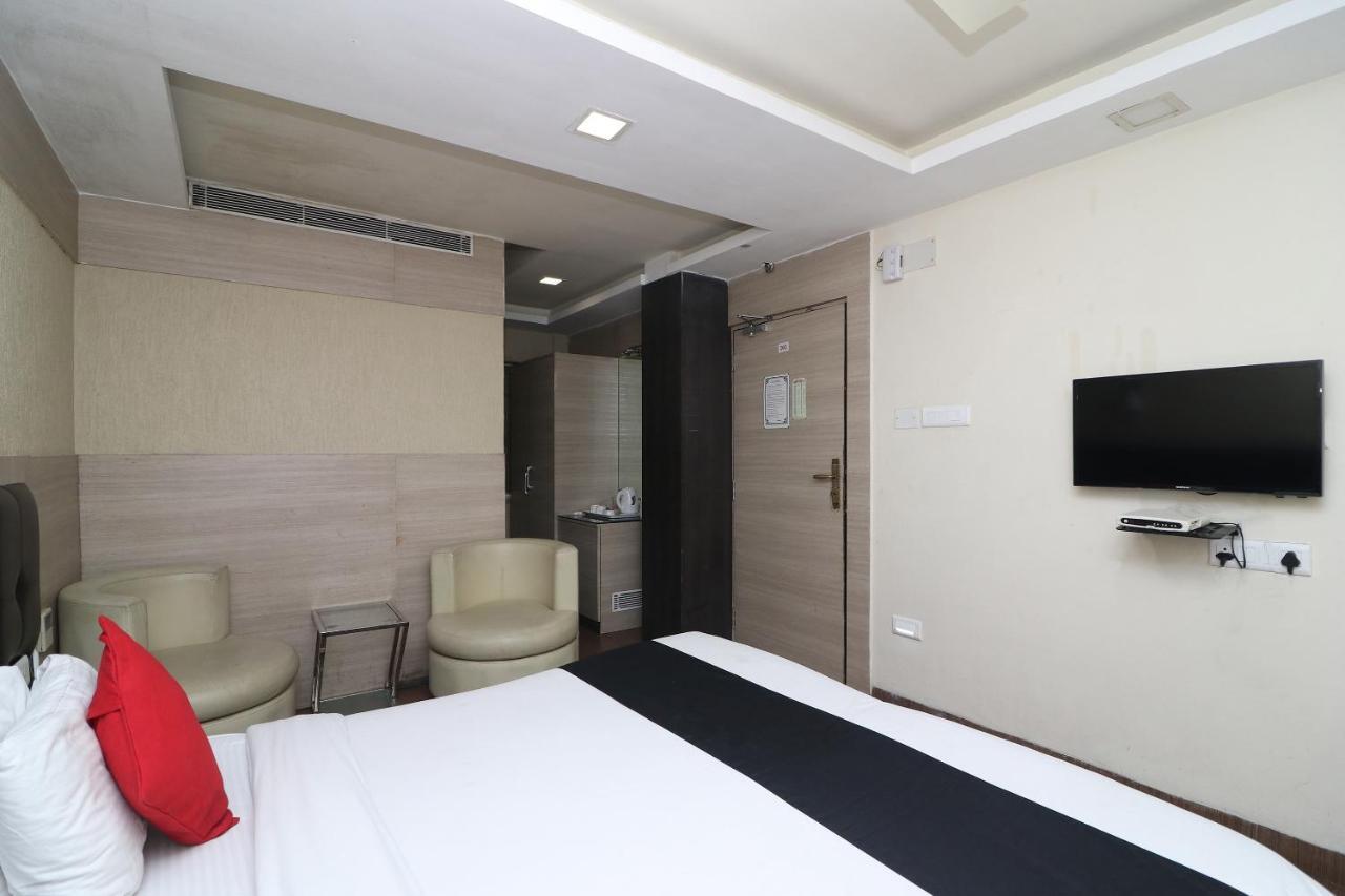 Hotel Emerald Calcutta Extérieur photo
